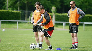 Rundläufe zum Training der Ballan- und -mitnahme garantieren viele Wiederholungen! © Axel Heimken