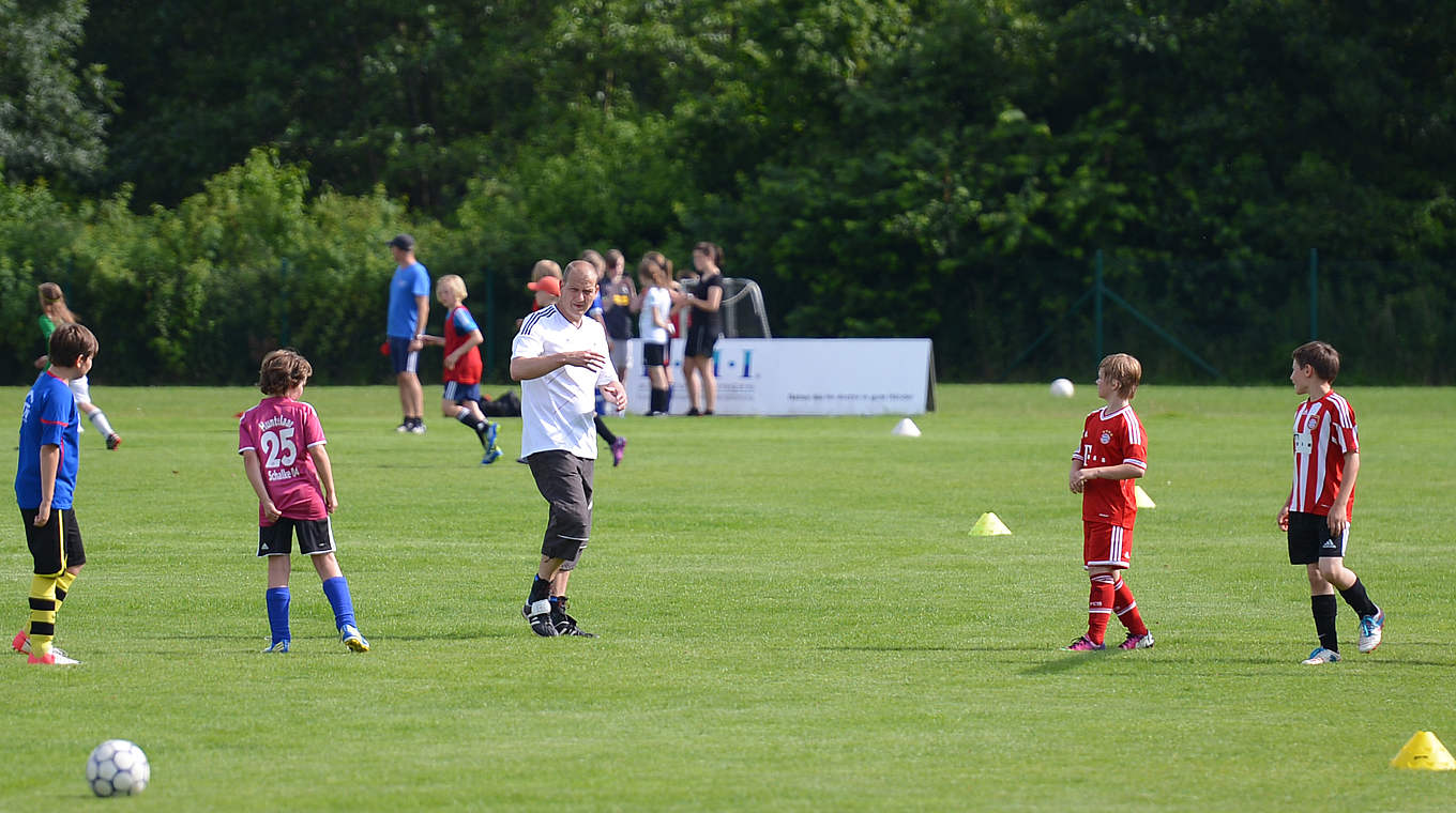 Für den Übungsleiter bzw. Trainer gelten besondere Regelungen. © philippka