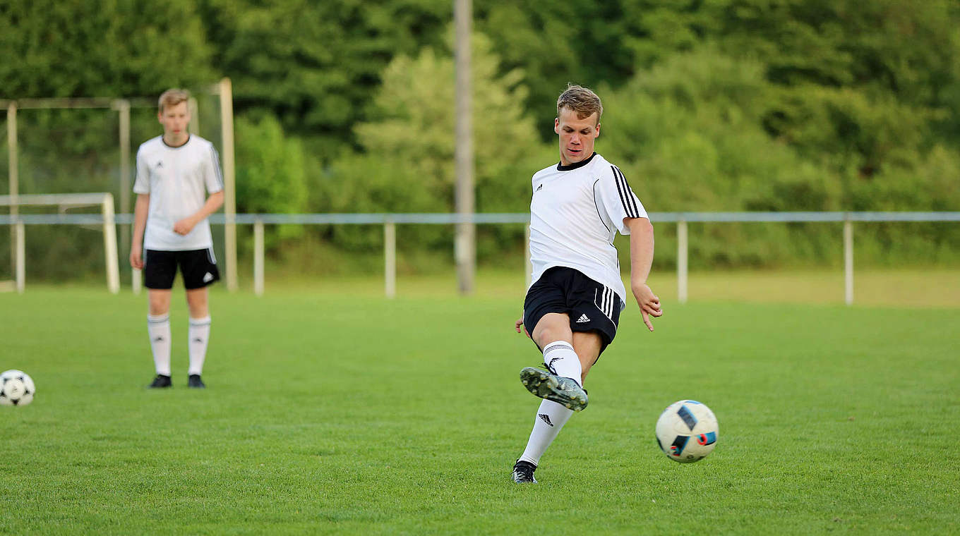 Liefert passende Tipps und Informationen: das Serviceportal "Mein Fußball" © DFB