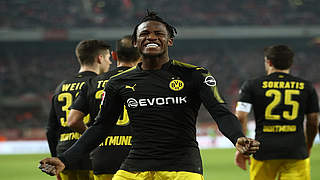 Durfte direkt in seinem 1. Bundesligaspiel jubeln: Michy Batshuayi! © 2018 Getty Images