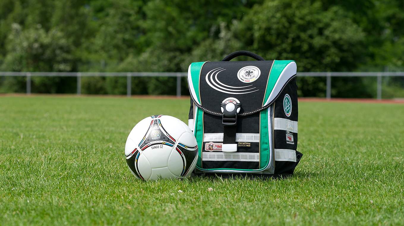 Schule und Fußball - das gehört zusammen © Julia Teine