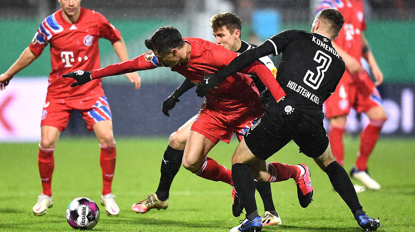 Unbequem und immer eng dran: Wie Holstein Kiel den FC Bayern in den Wahnsinn trieb! © 2021 Getty Images