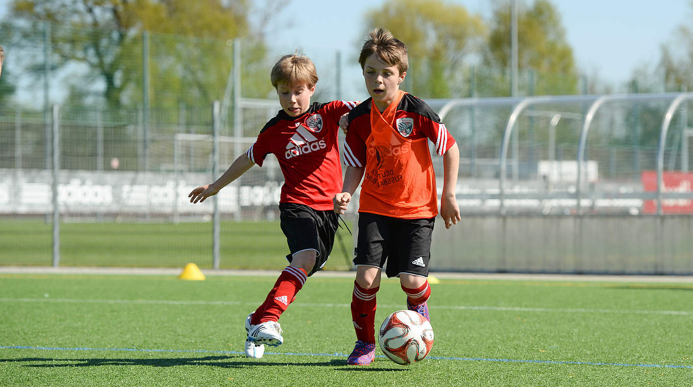 Mit Dribblings können Bälle gesichert, Räume überwunden und Gegner ausgespielt werden. © 