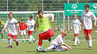 Nur wenige Schritte bis zur Mannschaft für Fußballerinnen und Fußballer mit und ohne Handicap © Carsten Kobow