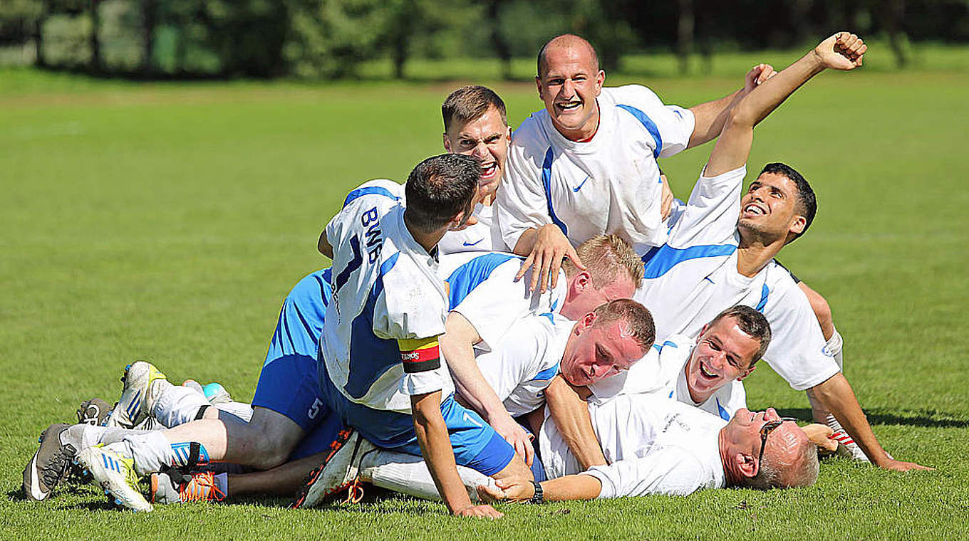 Wie im Kinder- und Jugendfußball übernimmt der Fußballtrainer im GB-Fußball vielseitige Aufgaben. © 