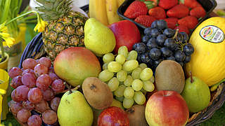 Obst ist gesund, frisch und stets erhältlich! © 2012 Ulrich Baumgarten