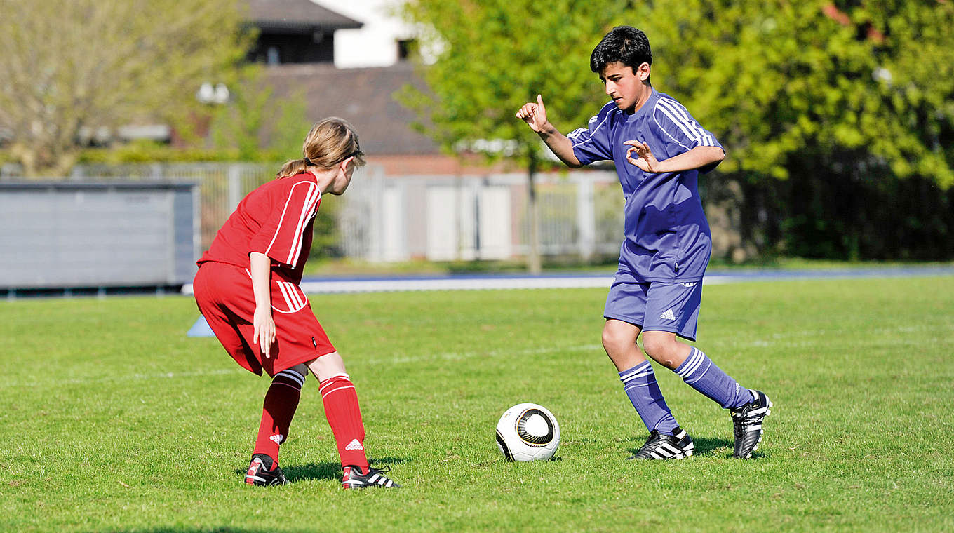 Tipps und Tricks fürs Juniorentraining: Mein Fußball bietet Trainern Hilfestellung © DFB