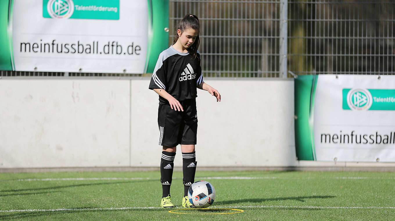 Auf "Mein Fußball": Tipps zum Training des Ballgefühls © DFB