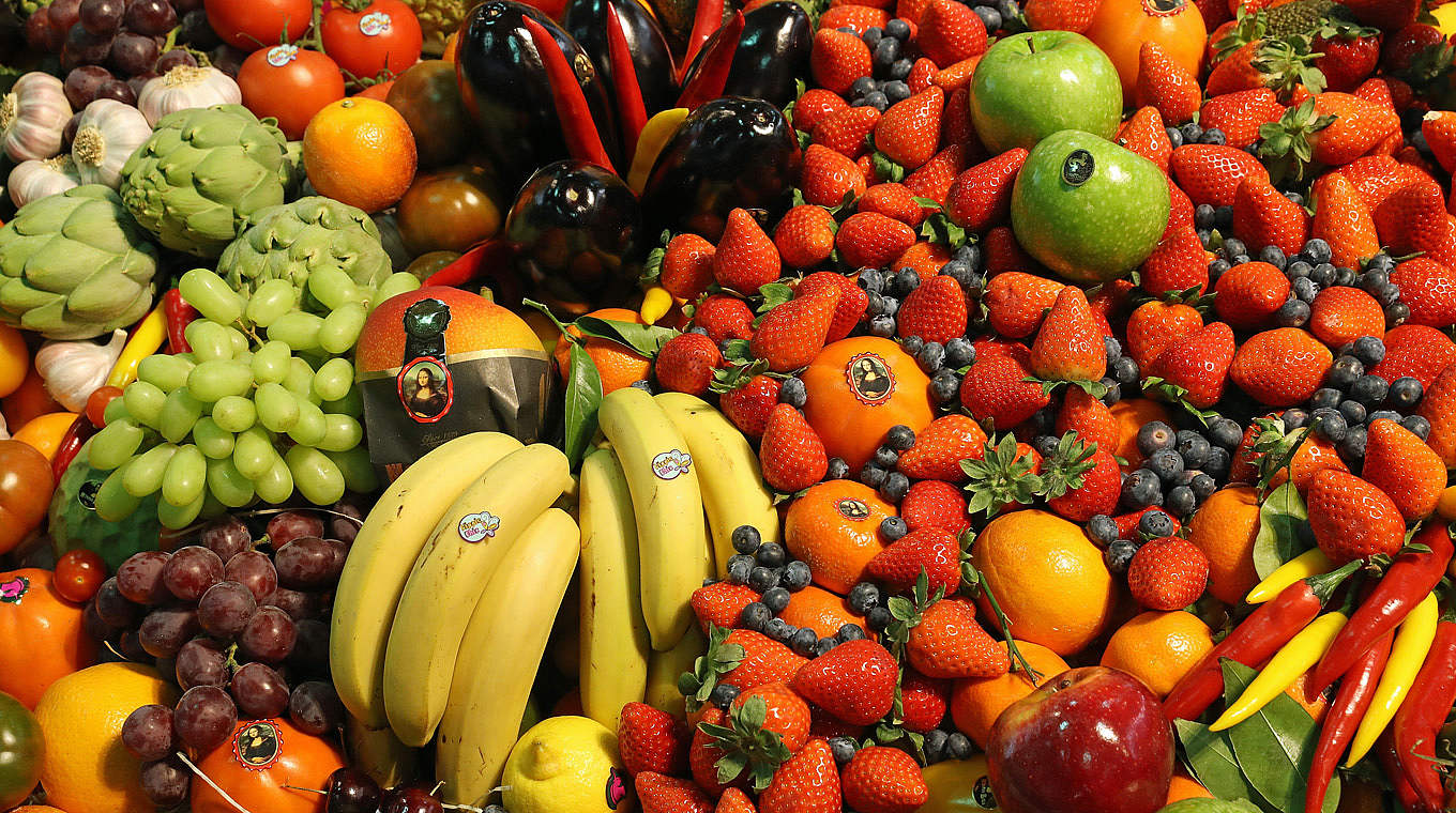Pflanzliche "Vitaminbomben": Früchte und Gemüse! © 2017 Getty Images