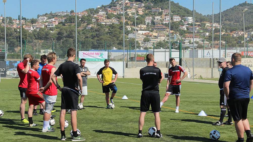 Die "Fußballhelden" gewinnen eine Bildungsreise ans spanische Mittelmeer © KOMM MIT